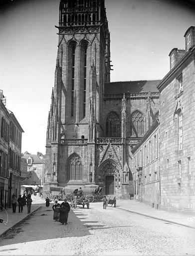 Côté sud ; rue de l'évêché