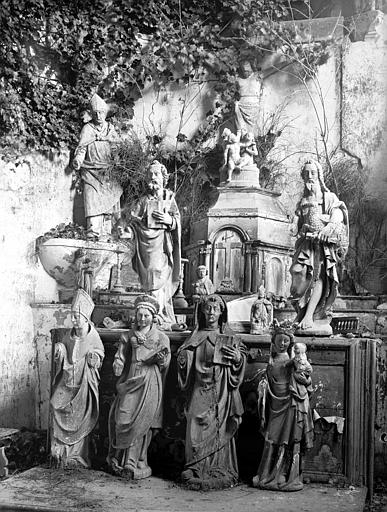 Statuettes anciennes en bois ou en pierre