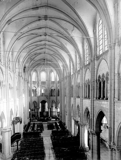 Église. Nef prise de la tribune du narthex du premier étage