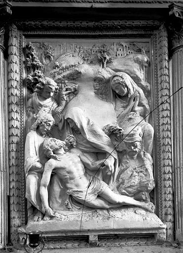 Autel, retable et haut-relief tableau d'autel : la Déploration du Christ (retable de la Descente de Croix)