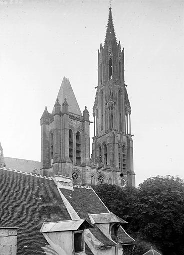 Vue ouest prise de la terrasse du château