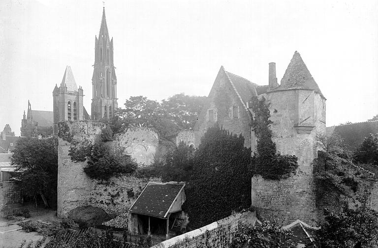 Vue d'ensemble avec la cathédrale