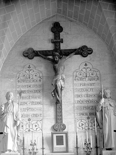 Crucifix ancien - © Ministère de la Culture (France), Médiathèque du patrimoine et de la photographie, diffusion RMN-GP