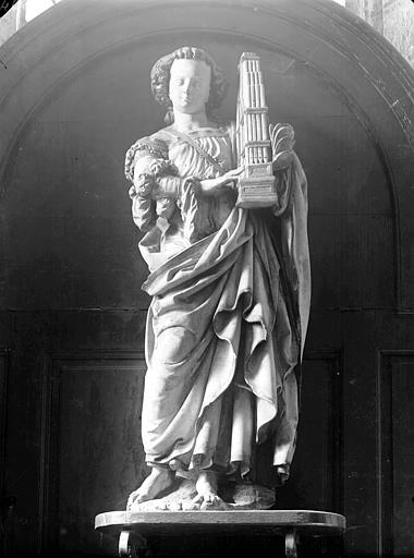 Statuette de marbre : sainte Cécile à l'orgue