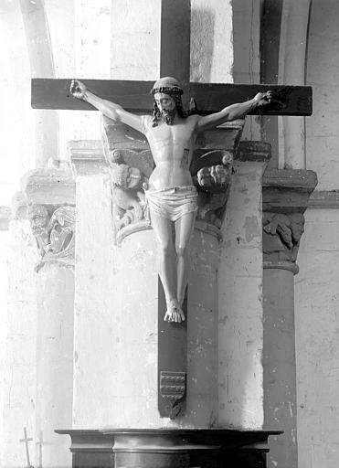 Chapiteau au pilier du crucifix