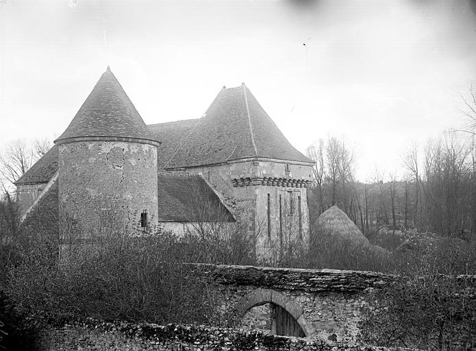 Côté du pont-levis