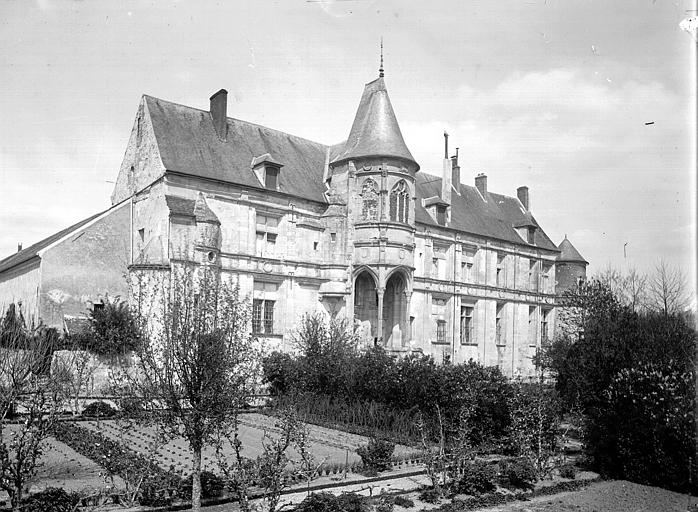 Ensemble de la façade est sur le jardin