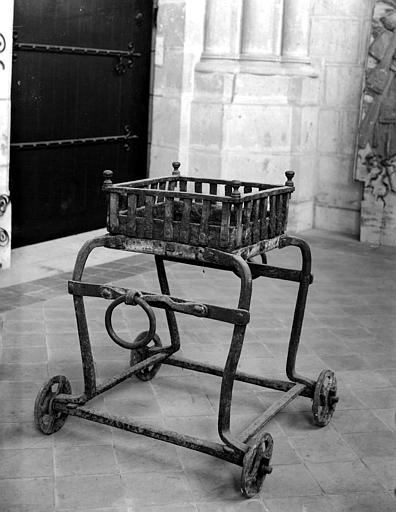 Réchaud chariot à charbon liturgique