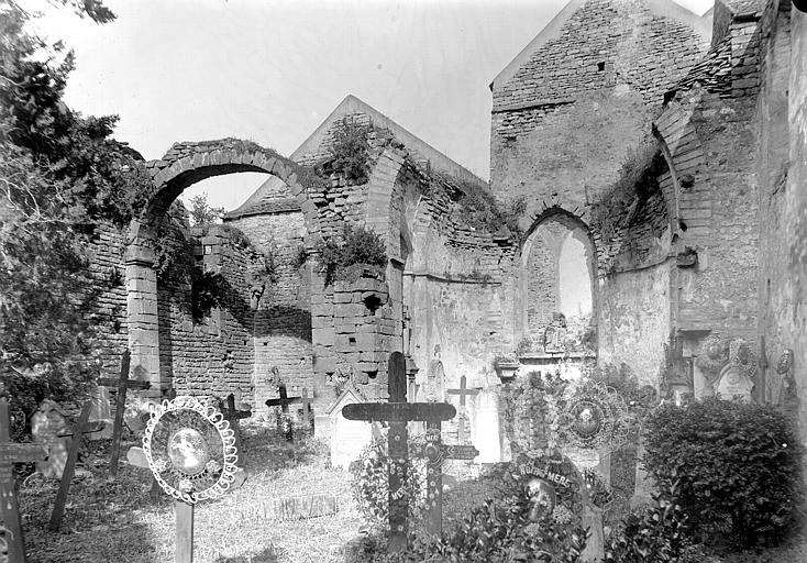 Vestiges de l'église (ensemble)