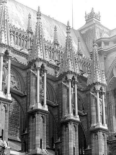 Façade sud : arcs-boutants et culées