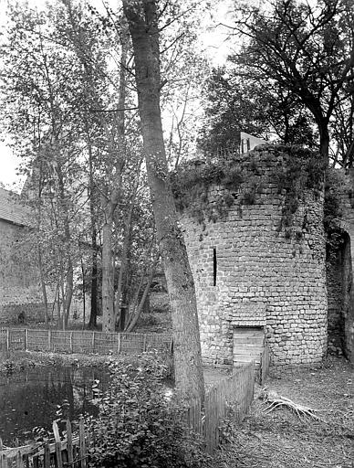 Tour de l'enceinte