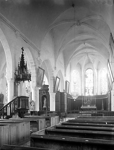 Vue intérieure de la nef vers el choeur