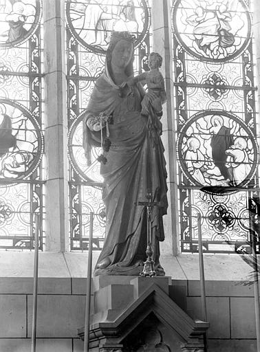 Statue de la Vierge à l'Enfant (bas-côté nord) - © Ministère de la Culture (France), Médiathèque du patrimoine et de la photographie, diffusion RMN-GP