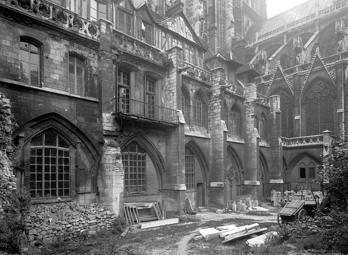 Salle capitulaire vue de l'extérieur