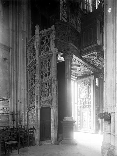 Escalier de la tribune d'orgue