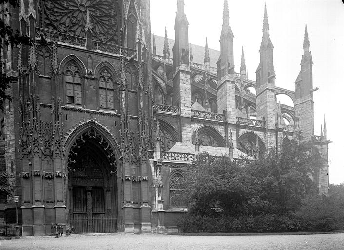 Porche du transept sud et abside