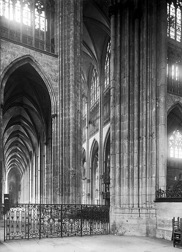 Vue à partir du collatéral sud du choeur