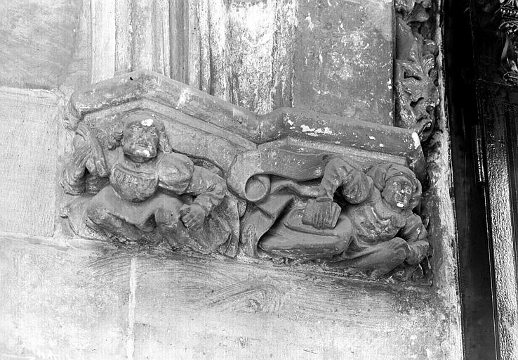 Motif ornant la façade sous le portique ou sous arcade