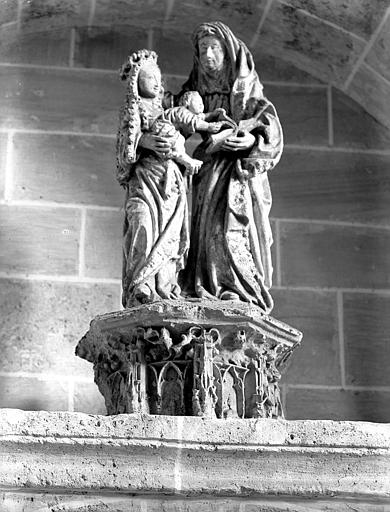 Groupe sculpté : sainte Anne, la Vierge et l'Enfant