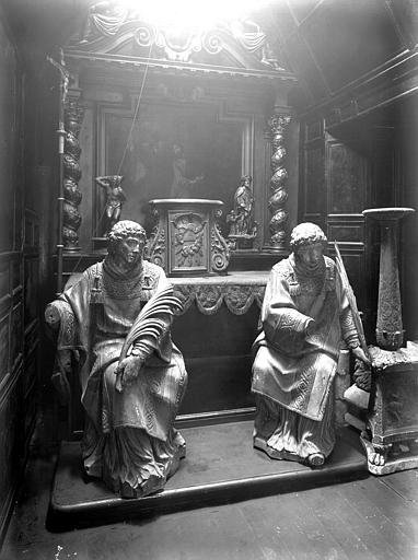 Chapelle de Scarron. Statues de Saint-Gervais et de Saint-Protais