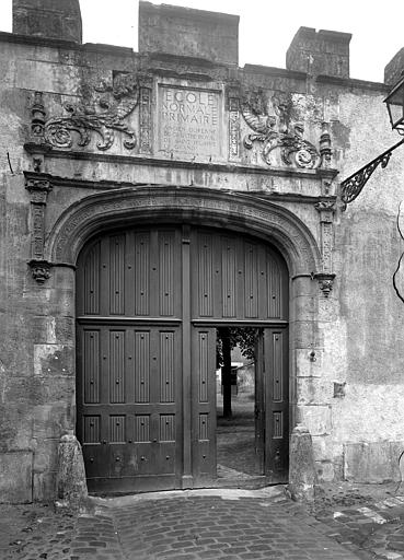 Porte extérieure