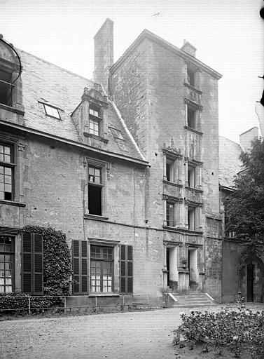 Bâtiment sur le jardin