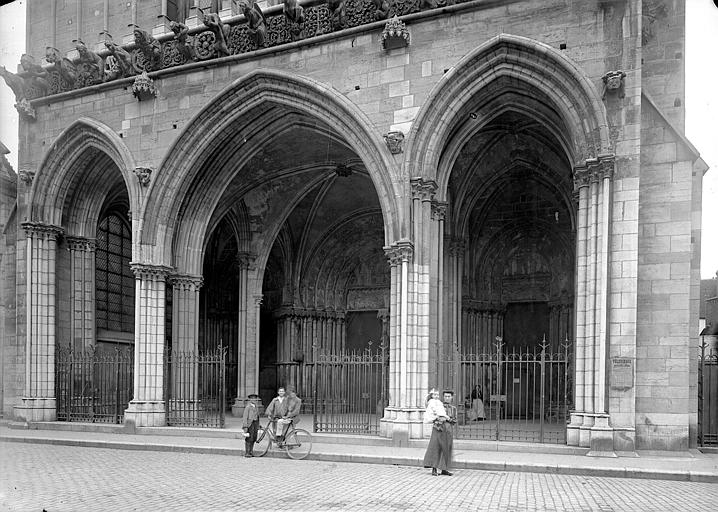 Vue extérieure du porche