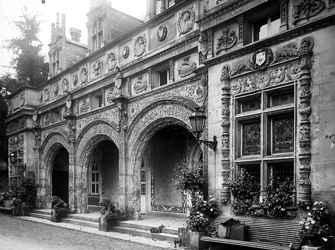 façade avec galerie d'arcades