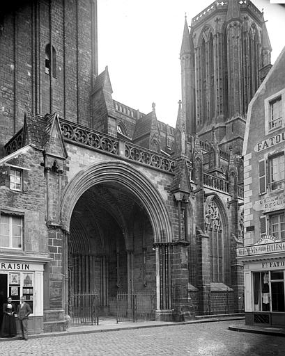 Façade sud : Porche