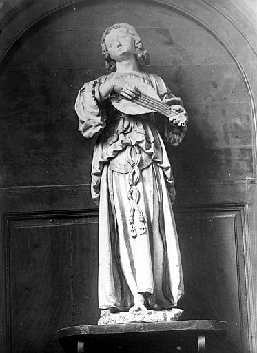 Statue de sainte Cécile jouant de la viole