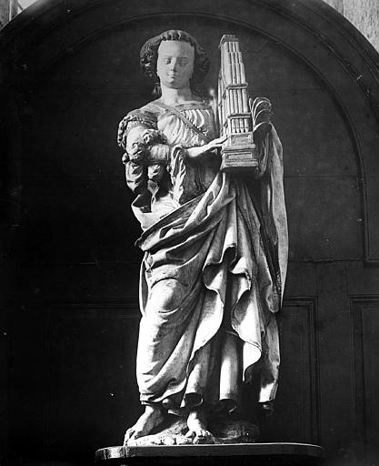 Statue de sainte Cécile jouant de l'orgue