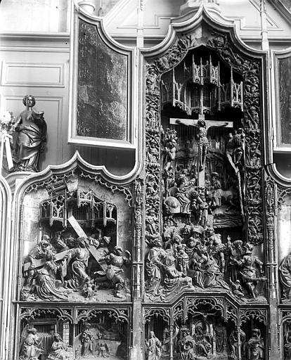 Retable sculpté en haut-relief : partie gauche