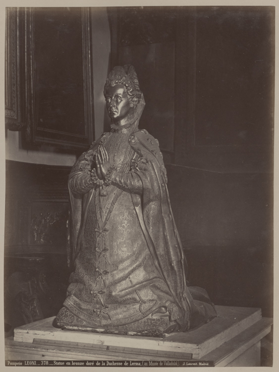 Statue en bronze doré de la duchesse de Lerma