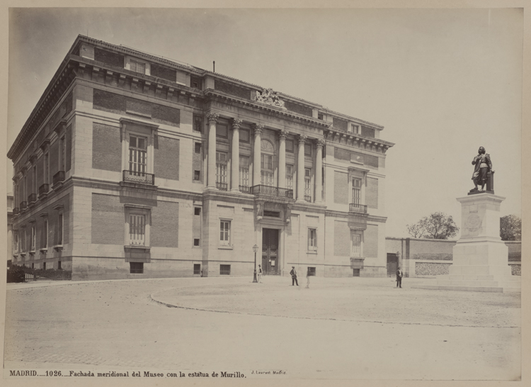 Façade sud avec la statue de Murillo