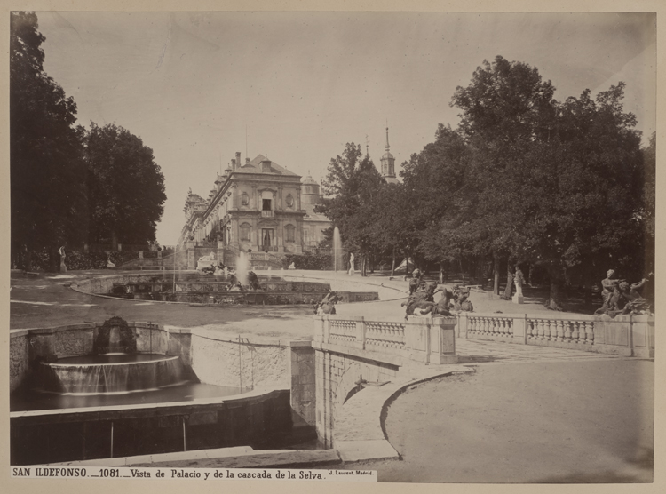 Le palais et la cascade de la Forêt (cascada de la Selva)