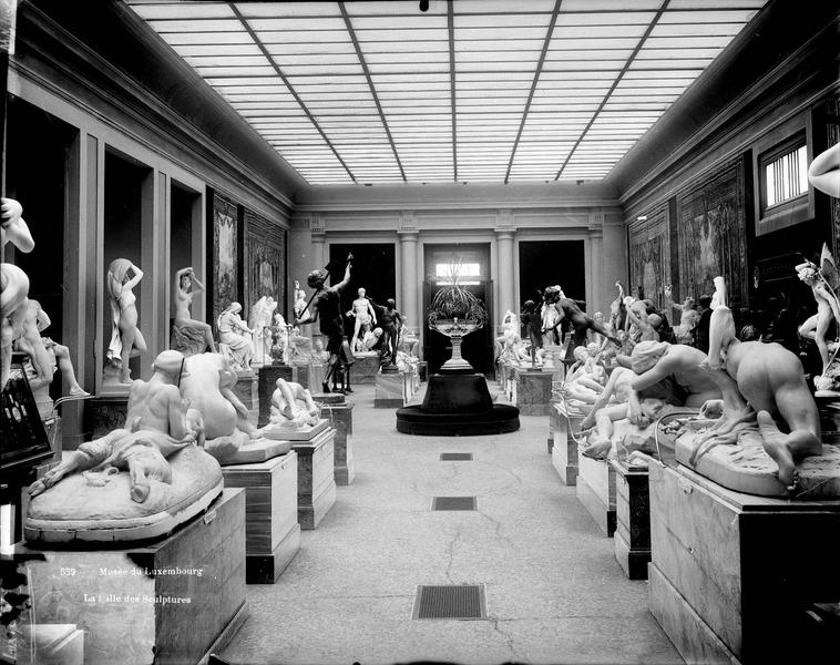 Galerie de Sculpture, vers 1912 : vue d'ensemble