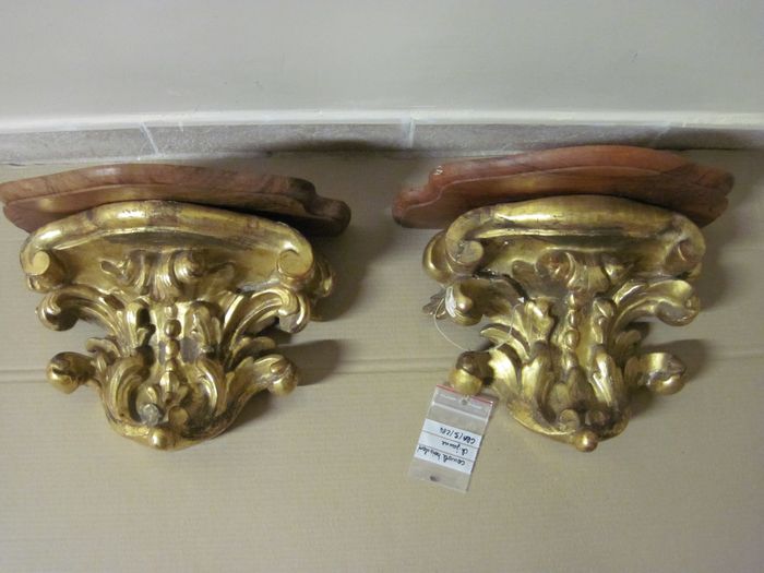 Consoles : consoles d'applique