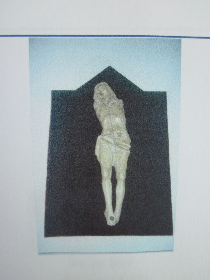 Statue : Christ en croix