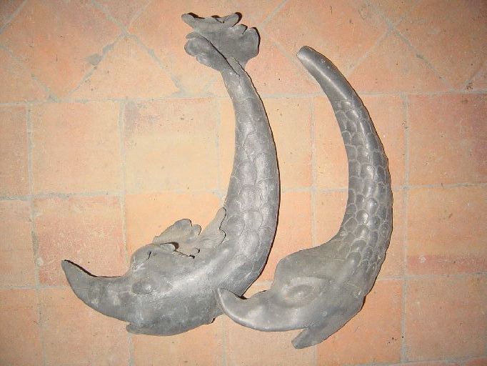 Sculptures : dauphins