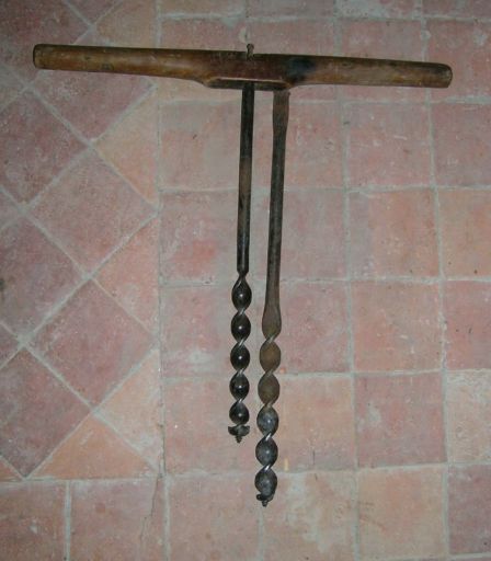 Outils : tarières à vrille
