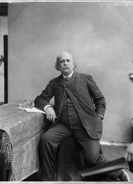 Léon Dierx, poète