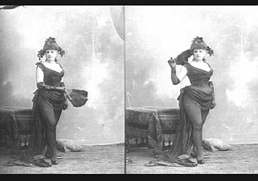 Lucy Léo , en arlequinne