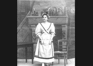 Mademoiselle Chambellan, dans 'Les Noces de Jeannette'