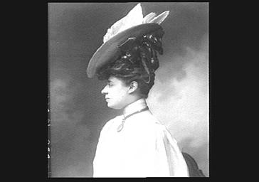 Mademoiselle Georgette, avec un chapeau 'Georgette'