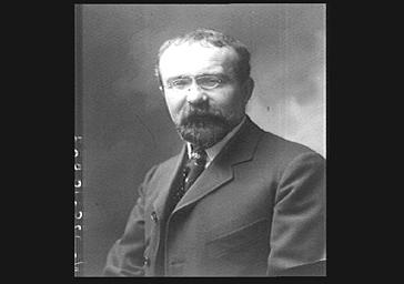 Louis Barthou, ministre des Travaux publics et des postes et député des Basses-Pyrénées
