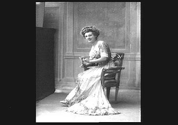 Mademoiselle Provost, dans 'L'Amour veille'