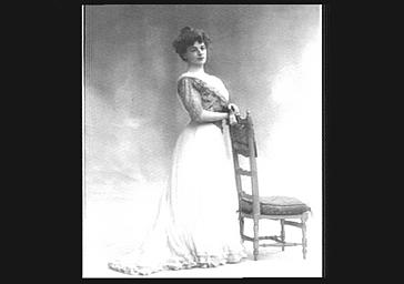 Mademoiselle Leleux, mannequin de la maison Doucet