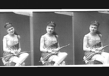 Madame Dezoder, dans ' Actéon'