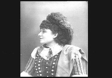 Marguerite Ugalde (Marie Varcollier, dite), dans 'L'Oiseau bleu'