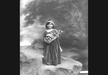 Mlle Camille, Modèle de La Maison Lanvin
